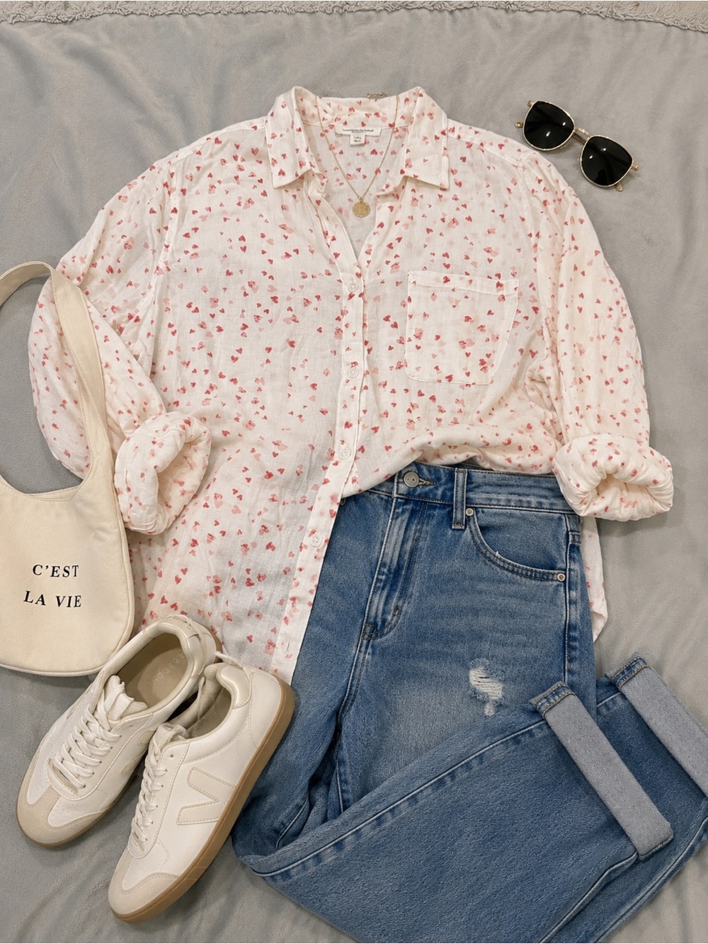 beachlunchlounge White Button-Down Shirt with Pink Heart Print